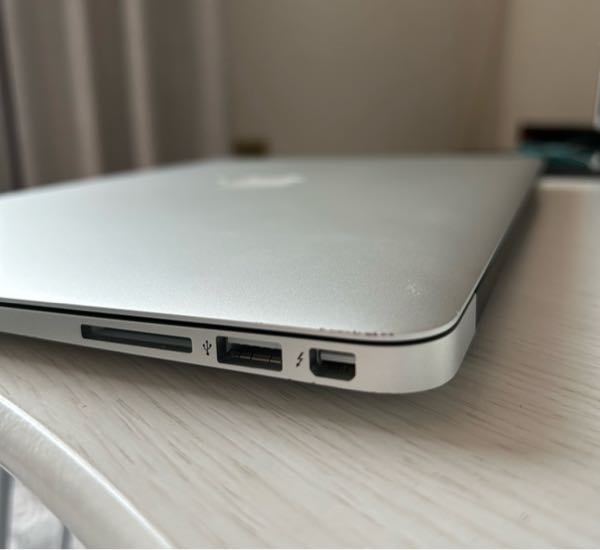 MacBookAir2017年の接続端子について質問です。M - Yahoo!知恵袋