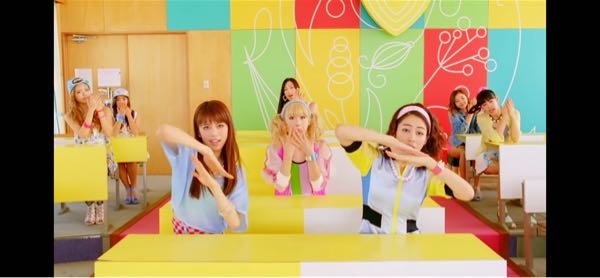 E-girlsのこの左の子はなんという名前ですか？