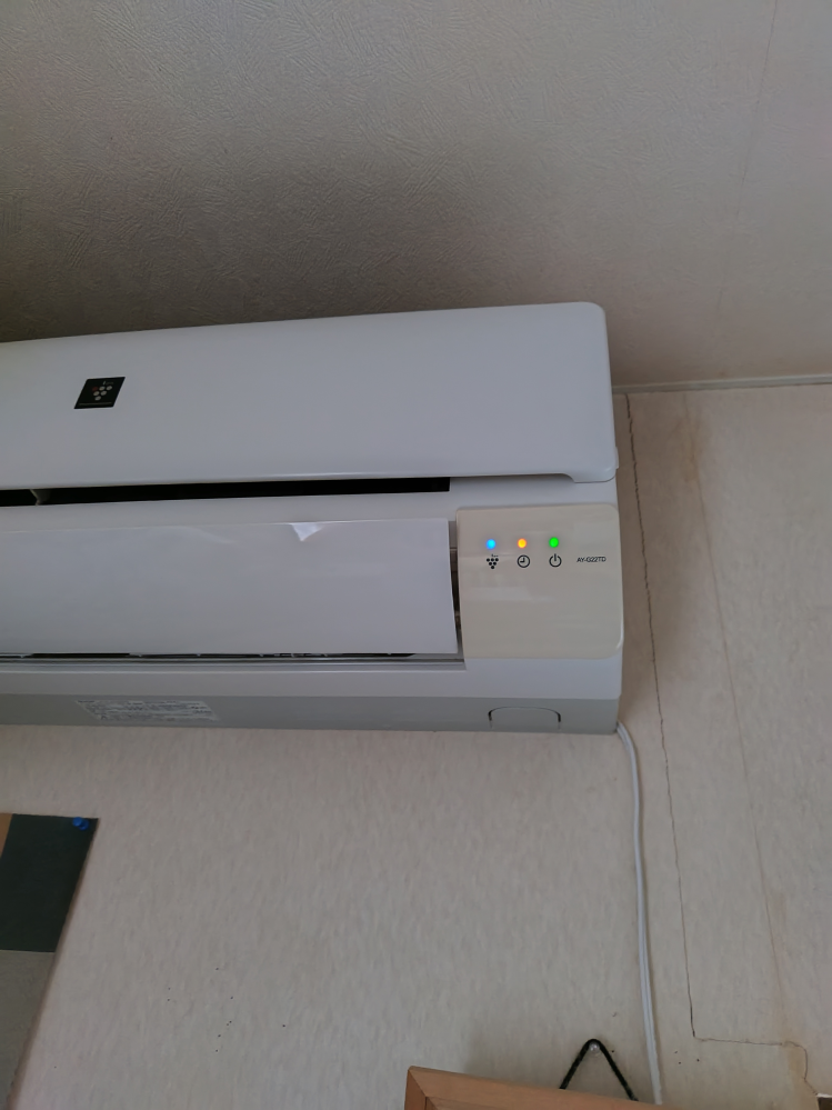 シャープエアコンAY-G22TDのランプについて教えて下さい シャープエアコンAY-G22TDのランプについて教えて下さい