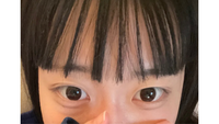 至急お願いします(><)

明日短大の公募試験があるのですが、願書提出の際に目が悪いため高校でも毎日使っているこのブラウンのカラコンをしたまま撮影してしまいました。 普通のカラコンよりはナチュラルなので外した時と大きな差はないのですが、やはりつけてる時よりも黒目が小さく見えてしまいます。
急遽購入したクリアコンタクトをつけて行こうかと思ったのですが、願書の証明写真と変わって...