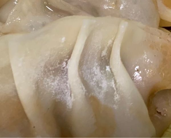 至急回答お願いします！写真の餃子の中は生焼けですか？ - Yahoo!知恵袋