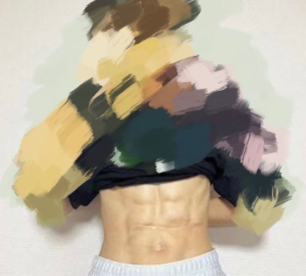 腹筋自慢出来るくらい割れてますか？あと形はあんまり良くないですかね？