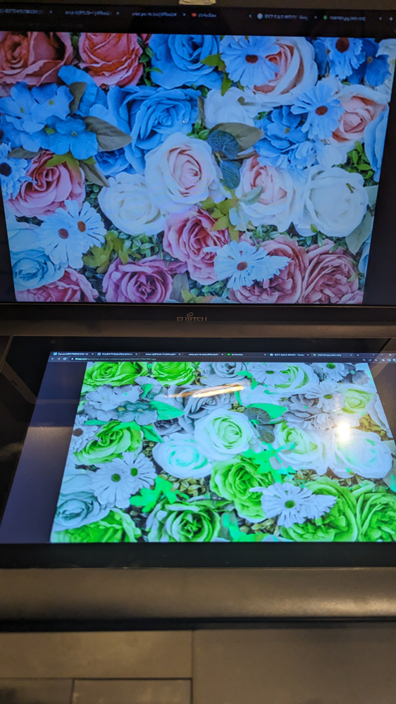 昨日まで問題なく使えていた液タブがとつぜん写真のように全体の色が緑になってしまいました。 画面の赤と青が機能していないような感じです。 すでに試したことは以外です。 ・端子の接続 ・PCと液タブの再起動 ・液タブのディスプレイ設定から色味の調整 (R、G、Bそれぞれをバーで調整できるやつです) PCが時間経過で自動スリープした場合に現れる『No Signal』という文字は正常な青色で表示されるので、液晶の故障ではなさそうです。 どなたか修復方法を教えてくださると幸いです。 使っている機種 PC『Windows10』 液タブ『Artist 12』