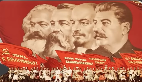 添付画像の絵は 手前からスターリン その奥がレーニン 一番奥がマルクスですが 奥から二番目の人は誰？？