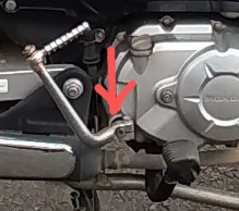 スーパーカブ110 のキックの根元の部分は 特に注油って必要ないでしょうか？ クレ556とか吹いたらどうなりますか？