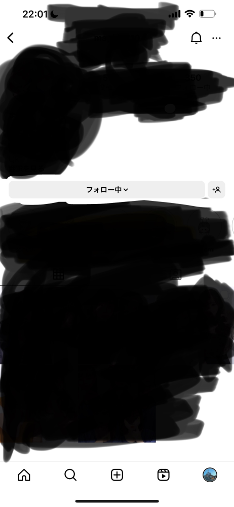 至急お願いします！ インスタのdmについてなんですけど一目惚れした先輩にdmしたいんですけど写真のようにdmを送るところがないです。右上の・・・のところにもないです。 相互フォローで他の人にはdmできます。dmする方法を教えてください。