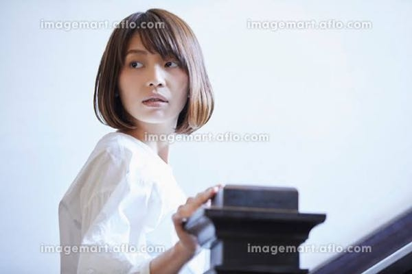 同世代くらいの人に質問します。23歳です。小、中のクラスメイトって覚えてますか？ この間自転車でたまたますれ違った時に元クラスメイトに顔をじーっと見られてポカーンとされたので…私は前を向いてなるべく見ないようにしてたんですけど視界に入ってきて、その元クラスメイトは画像のような感じでした。その子とはたまに話する程度でしたが、私はクラスでも目立たない方でなるべく思い出したくなかったんですけど…リアルのSNSとかもやってないです。