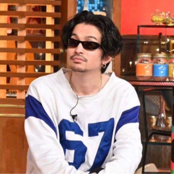 この常田大希がかけてるサンローランのサングラスが欲しいのです