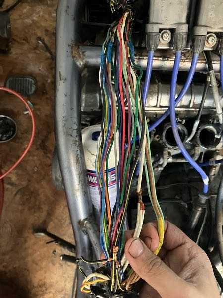 バリオス1型を修理してます。セルが回りません。セルモーターか