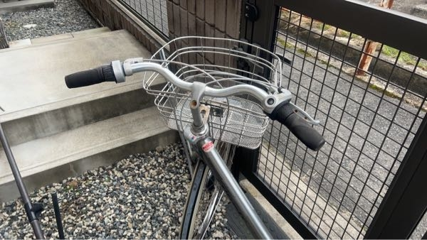 学生時代に使っていたブリヂストンの自転車に 子供用シートを前に付けたいのですが、 取り付け可能な物はありますか？