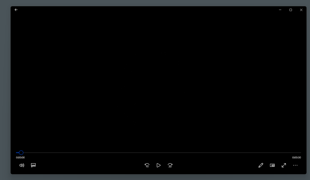 突然動画再生画面の仕様が変わりました。 フルスクリーン表示になってしまい、通常右上にある「最小・拡大縮小・閉じる」の表示が動画の中に入ってしまいます。 動画をSnipping Tool を使用し...