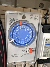 写真のタイムスイッチ(TB11N)ですが、現在時刻がずれます 写真のタイムスイッチ(TB11N)ですが、現在時刻がずれます