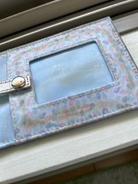 この汚れの落とし方について教えてください。お気に入りのパスケースが  