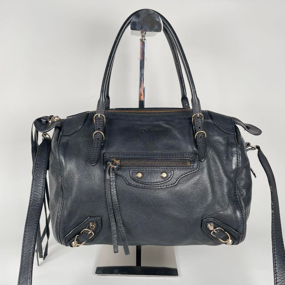 BALENCIAGAバレンシアガについてです。こちらはペーパ