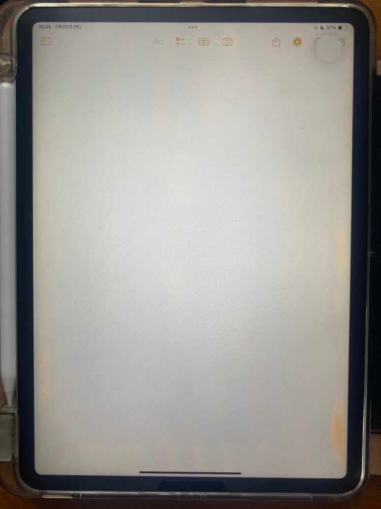 iPadの画面が画像のように黄色く変色しているのですがこれは