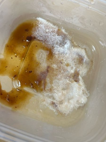 カビてしまったタッパの消毒について質問です。 - 食品を入れたまま