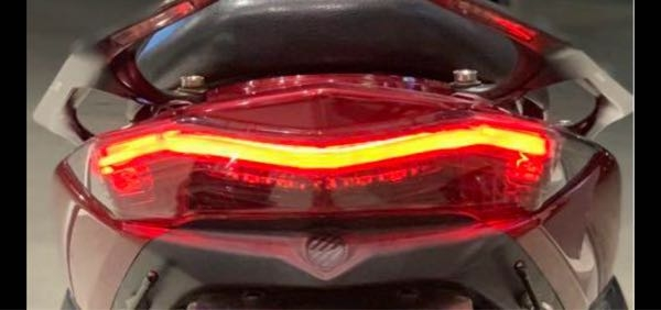 この画像みたいにシグナスx3型のテールに4型を加工して付けたいのです