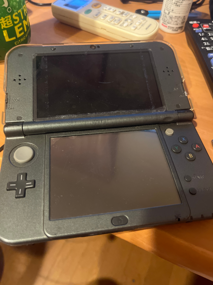 ニンテンドー3DS - new3dsLL レッド 2時間しか使ってません Newニンテンドー3DS LL メタリックレッド（Newニンテンドー3DS