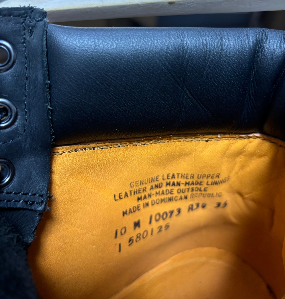 Timberland サイズ8 W/L ．この靴、また2回しか履いていません ティンバーランドの靴のサイズはどこに書いてありますか。靴の裏にも何
