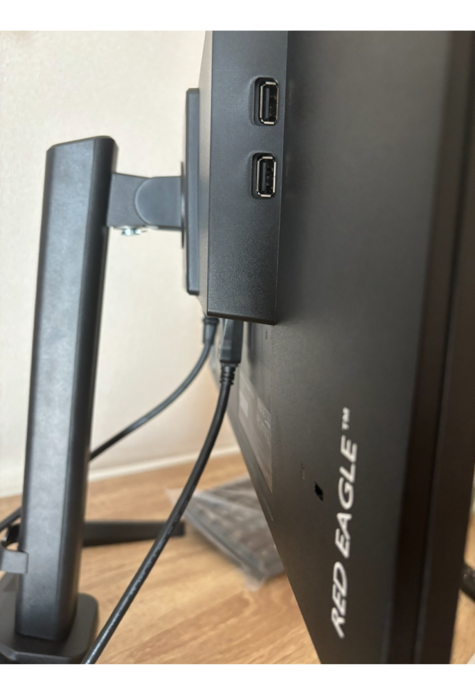 ゲーミングモニターです。高さの調節の仕方がわかりません。どこ 