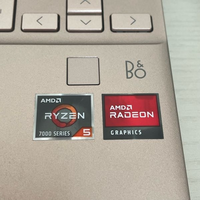 東芝ノートパソコン シール剥がれたあとアリ