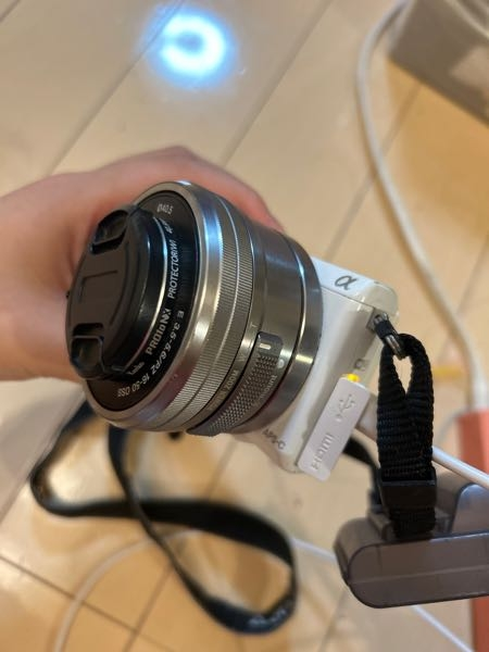 ソニーa6400が電源入れ直してください。入れ直しても治らず表