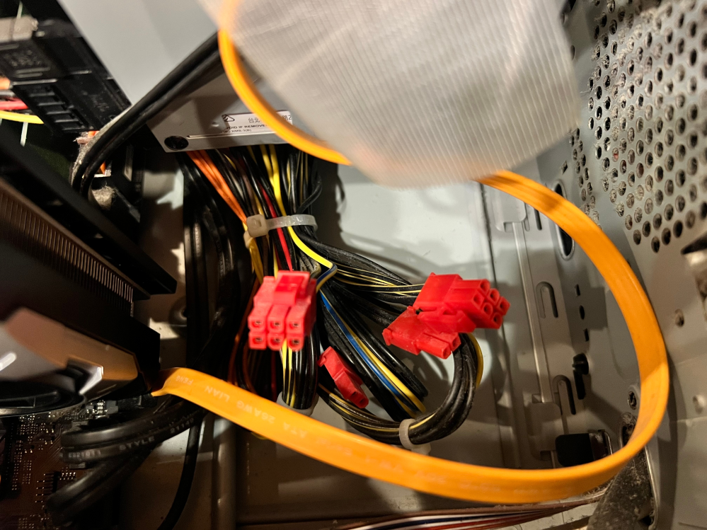 MSI GeForce RTX 4070 12G + 補助電源 ケーブルの悩みが一気に解決