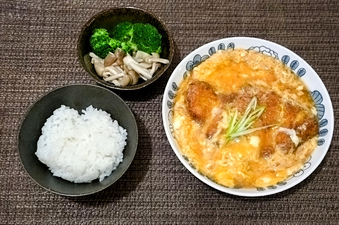 かつ丼？ かつとじが好きですか、かつ丼が好きですか？