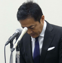 【弱い男シリーズ★大喜利】

国民・玉木代表が女性問題認め謝罪
「概ね事実。大変申し訳ない。ひとえに私の心の弱さ」

ここで大喜利
他に「心の弱い男」が、やりそうなことを 教えてください。 m(__)m

例）「多目的トイレよ不適切な利用」