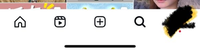 Instagramの検索ボタンとリールボタンが逆になります。1回アプリをアンインストールすると元に戻るのですが時間が経つとまたこの位置に戻っています。
同じ現象が起こる方や対処法ご存知の方いませんか？ 