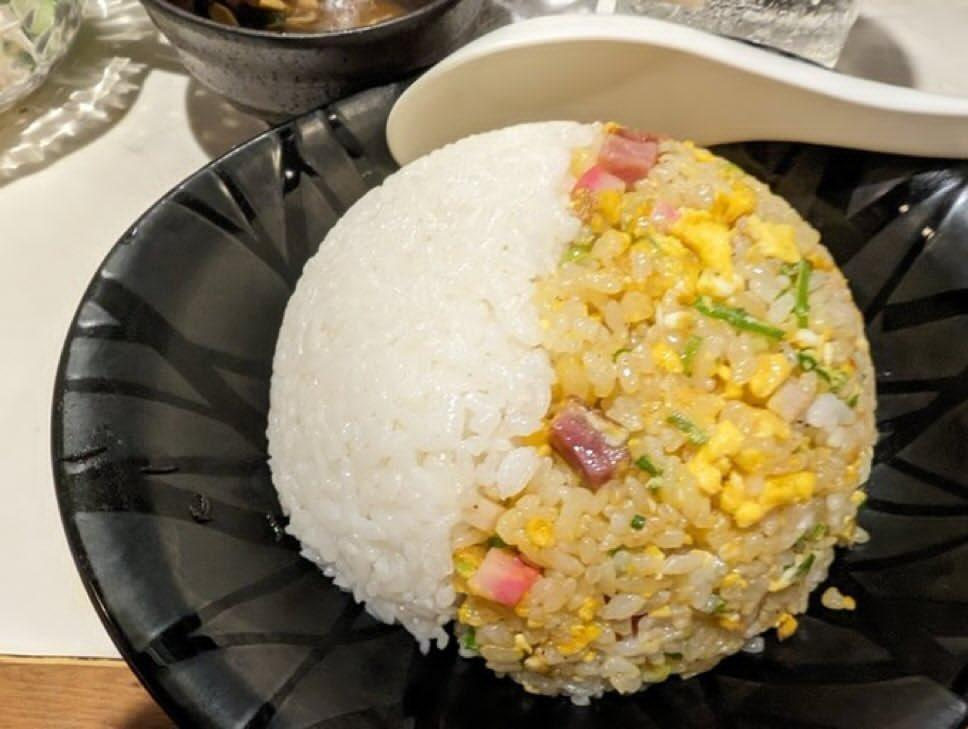 半チャーハン？半チャーハン＆ラーメンセットを注文したら画像のが出て 