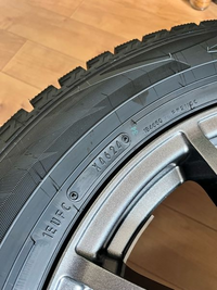 ネットでスタッドレスタイヤを購入しました。4624ってことは2024年  