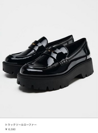 ZARAのコインローファー買おうか迷ってます。サイズは24で ZARAのコインローファー買おうか迷ってます。サイズは24で