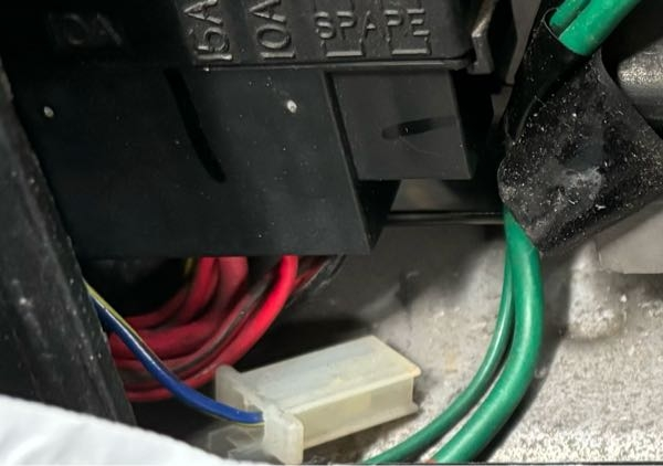 ホンダクレアスクーピーAF55メットイン開けて後ろ側にある扉