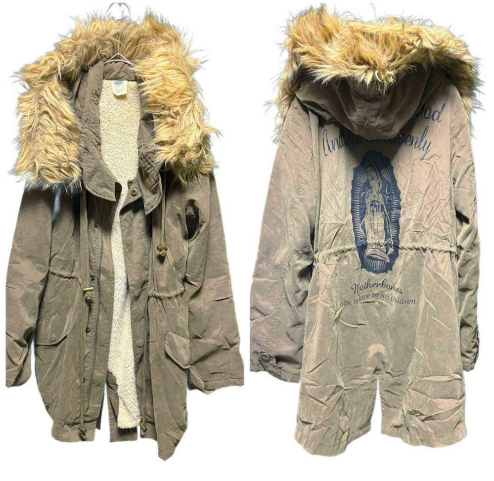 グランジ・y2kを意識しています！！このモッズコートの色味だと何色を