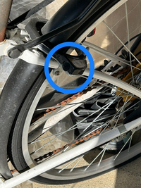 自転車のこの鍵穴が盗られてしまったのか(？)なくなってしまい... - Yahoo!知恵袋