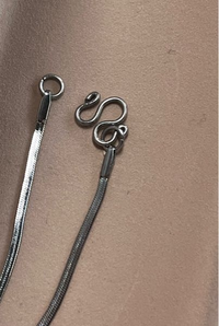 先日、ネックレスを購入したのですが首の後ろで留める部分が画像 