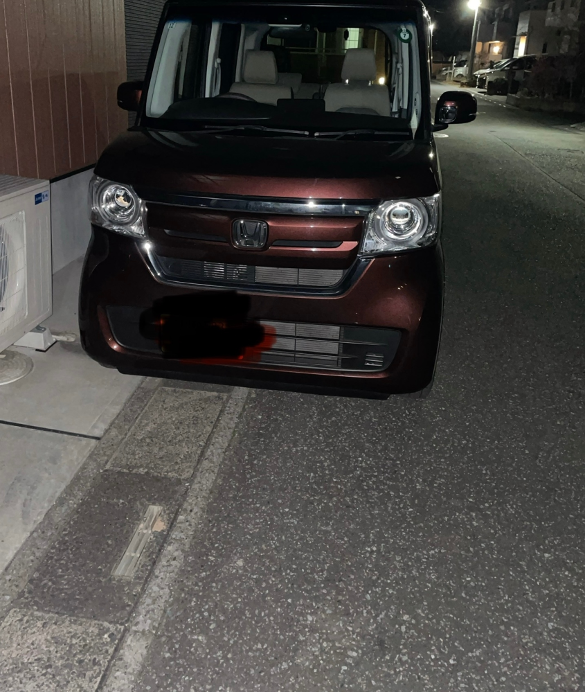 駐車違反について 少なくとも一週間以上、夕方～翌朝まで長時間駐車しています。道路にだいぶはみ出していますが、これは駐車違反になりますか？