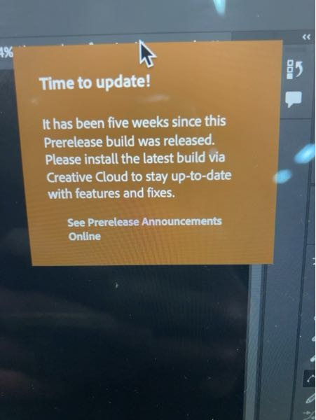 フォトショにずっとこの通知が表示されてます。 クリックしてもなんのページも表示されず、後でもう一度やり直してくださいと出るだけでアップデートできません。 どうしたら消せますか？