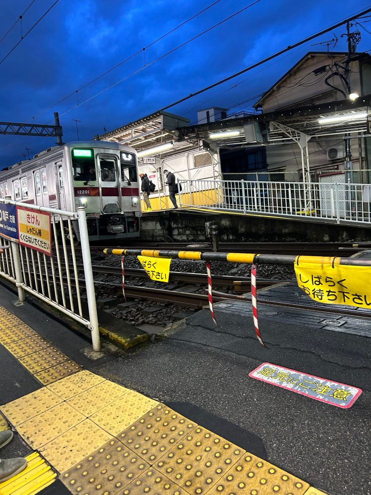 今日2025/01/07の早朝に東武亀戸線に乗ったら10030系が走っていました。 亀戸線はいつも8000系が走っていて去年に10030系が試験運転しましたが今回は試験運転ですか、それとも決まった時間だけ定期運転していますか？