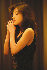 中森明菜のディナーショーの服装 明菜さんのディナーショー Yahoo 知恵袋