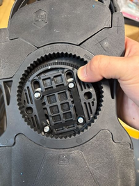 SALOMONのビンディングをMサイズで購入したのですが、裏にSとMe - Yahoo!知恵袋