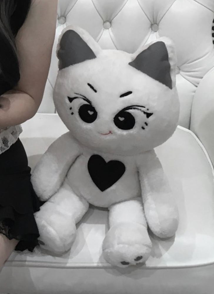 このジョンウォンくんのでかいぬいぐるみはどこで買えますか？ - Yahoo 