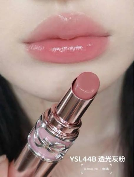 サンローランのキャンディグロウバームの44bと1bで迷っています