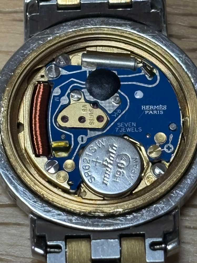 HERMES クリッパー レディース 腕時計　電池切れ エルメスクリッパーについて質問です。数年間電池を入れたまま止
