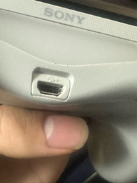 このPS4コントローラーはなんの充電器を買えばいいですか？ - Yahoo!知恵袋