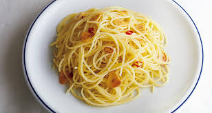 イタリアではペペロンチーノは「貧乏人のパスタ」「絶望のパスタ」と呼ばれていますが、料理人の腕前がわかるパスタとも言えますか？