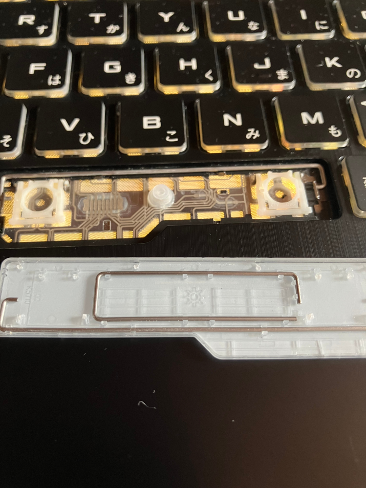 至急質問です。キーボードの清掃をしていたんですが、なぜかスペ
