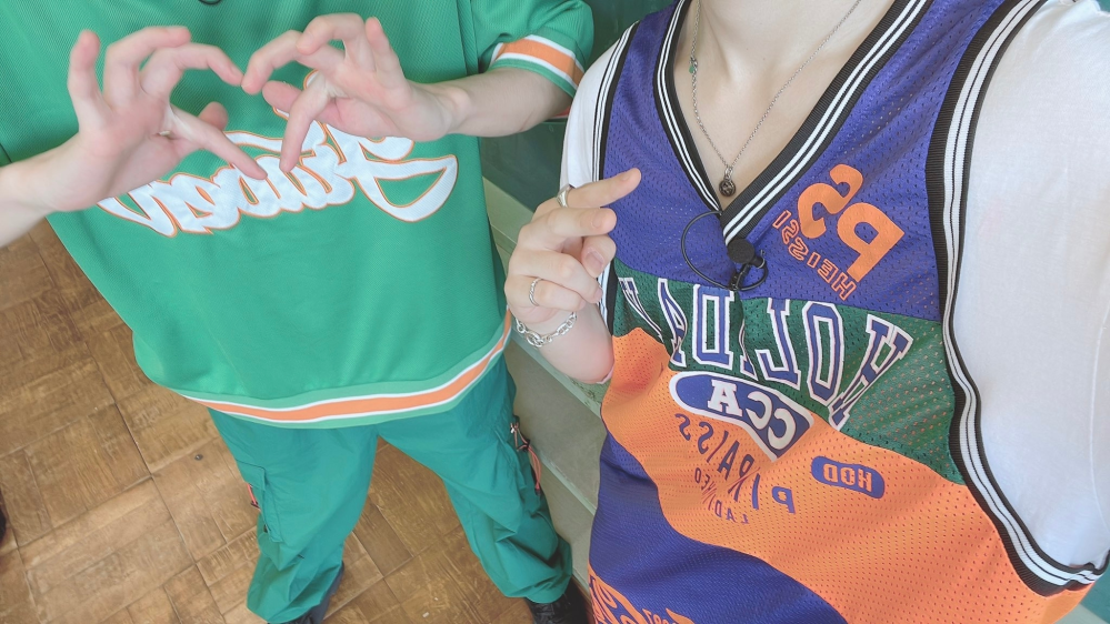 この画像のAMPTAKのぷりっつさんとまぜ太さんの着てる服が - Yahoo