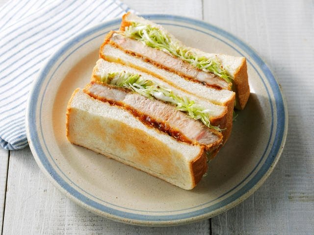 こんばんは サンドイッチといえば やっぱりカツサンドですか？？